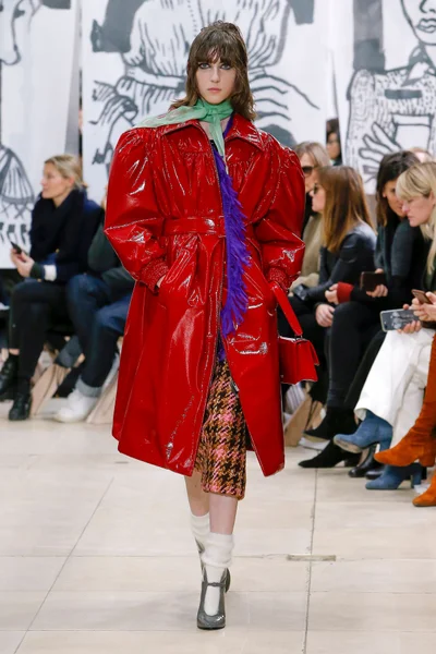 Look 19